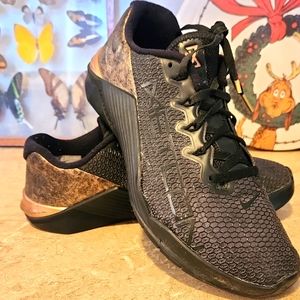 RARE Women's Nike Rose Gold Metcon 5's